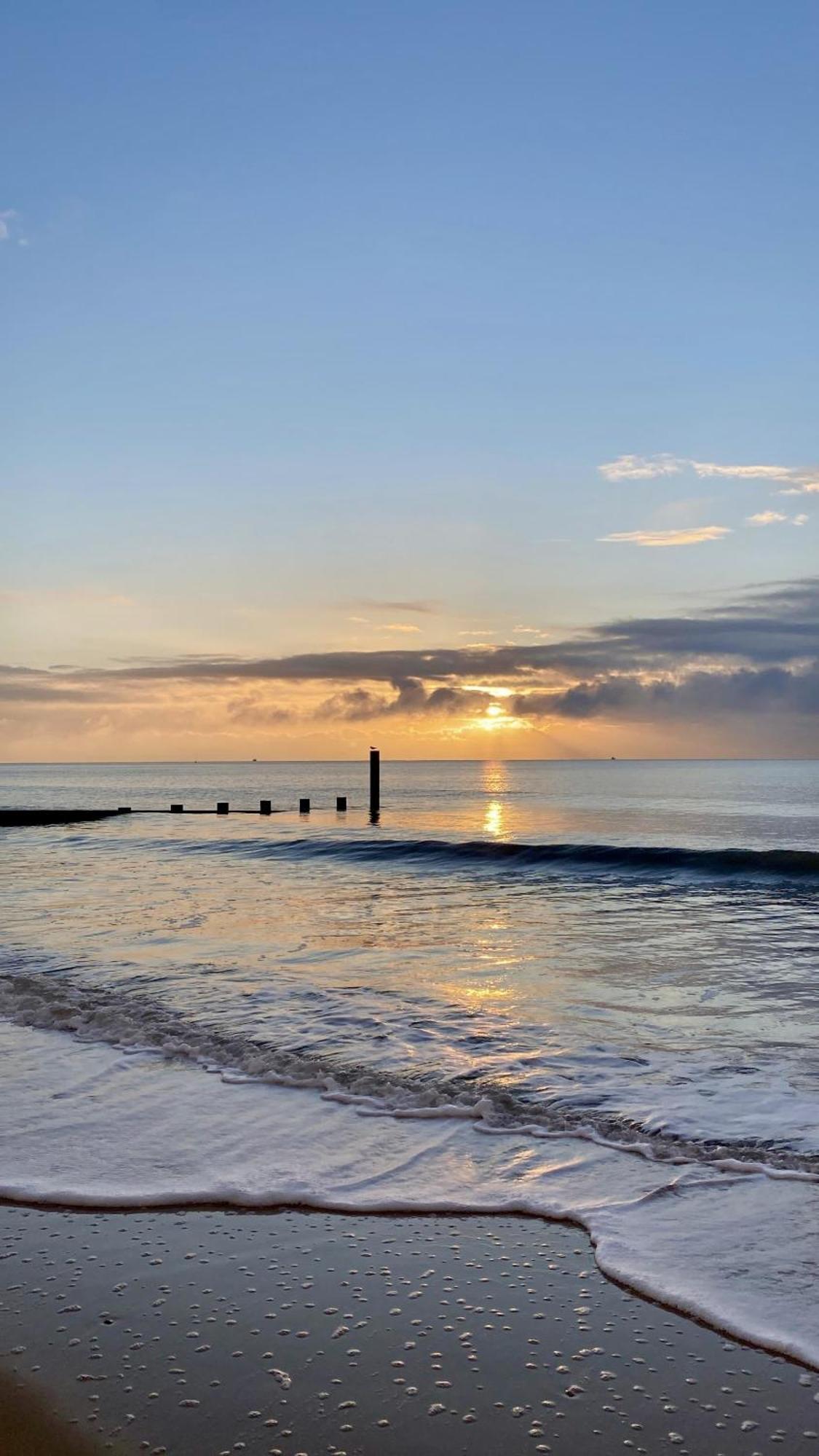 The Sand Bank - Flat 1, Central Bournemouth Apartment, Sleeps 4, 7 Min From The Beach, Pet Friendly, Parking, Wifi, Kitchen And Washer Exterior photo